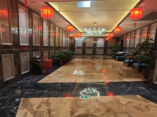 三亚夜场高薪日结，快速提升你的收入！