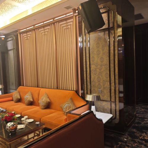 长沙试音酒吧招聘女性接待员 展现青春魅力的舞台