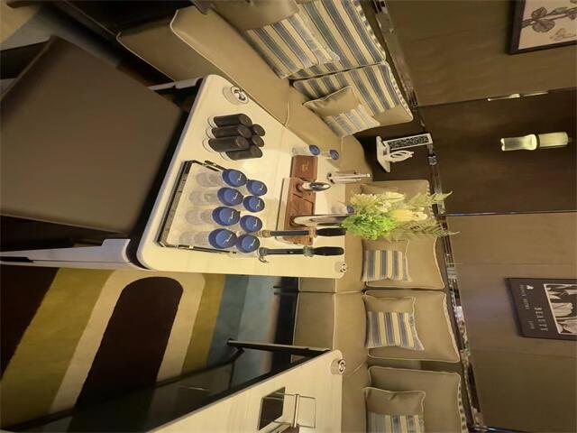 广州豪华KTV招聘时尚女服务员，释放魅力，展现风采